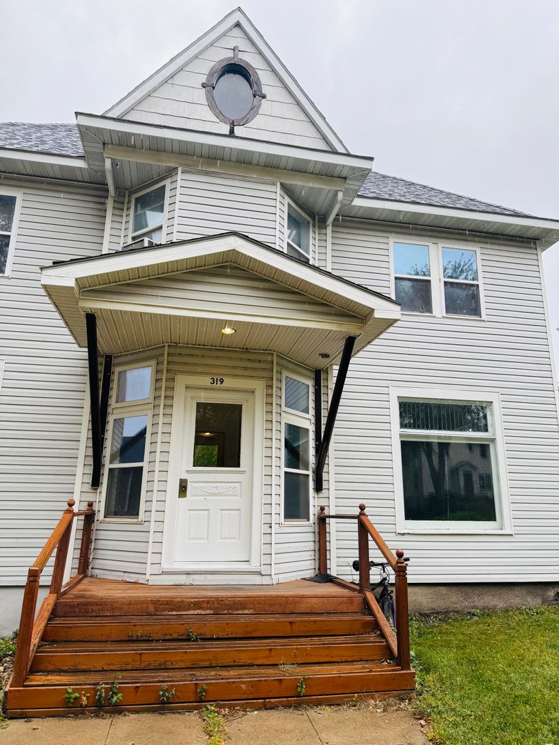 Watertown Apartment: 319 1st St NW