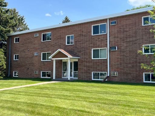 Ambassador 2nd Floor 2 bd/1ba Apartment available! Heat and Water Included!