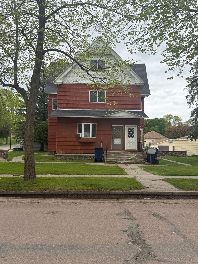 Watertown Apartment: 618 N Broadway
