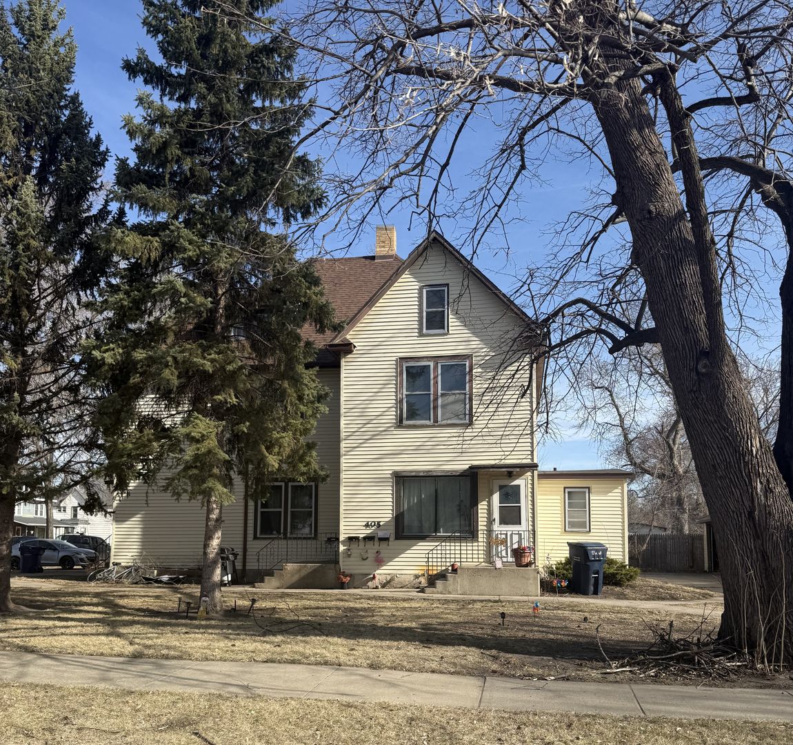 Watertown Apartment: 405 3rd Ave SE