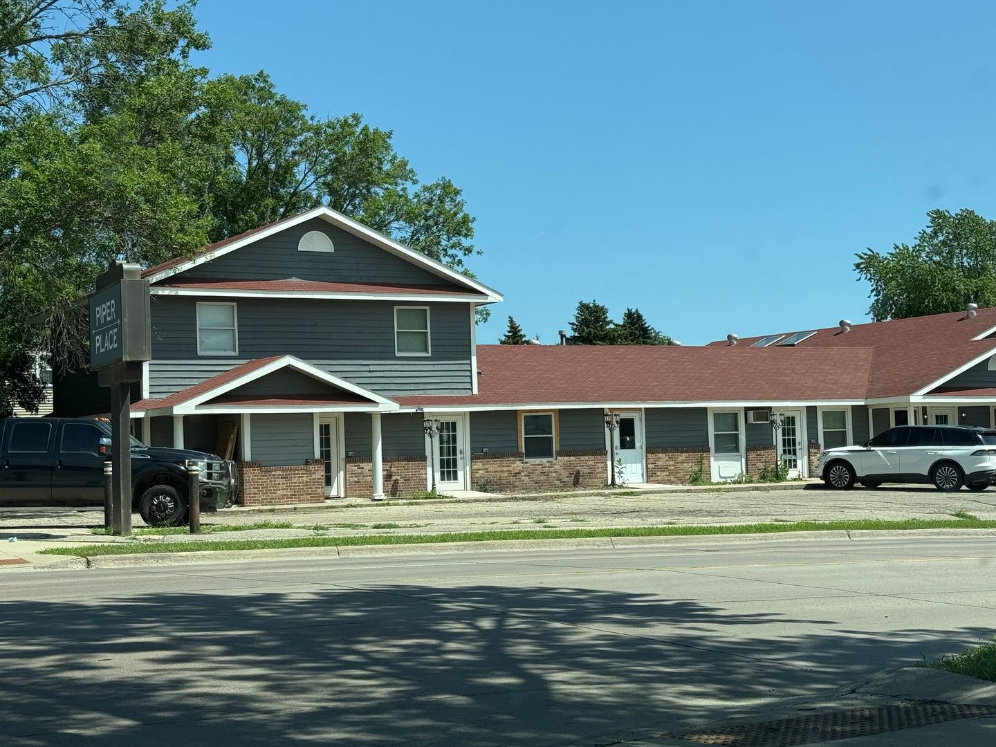 Watertown Apartment: 324 4th St NE