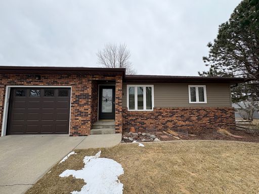 3 Bed 2 Bath Rental at 206 17th St NE, Watertown, SD – photo 1
