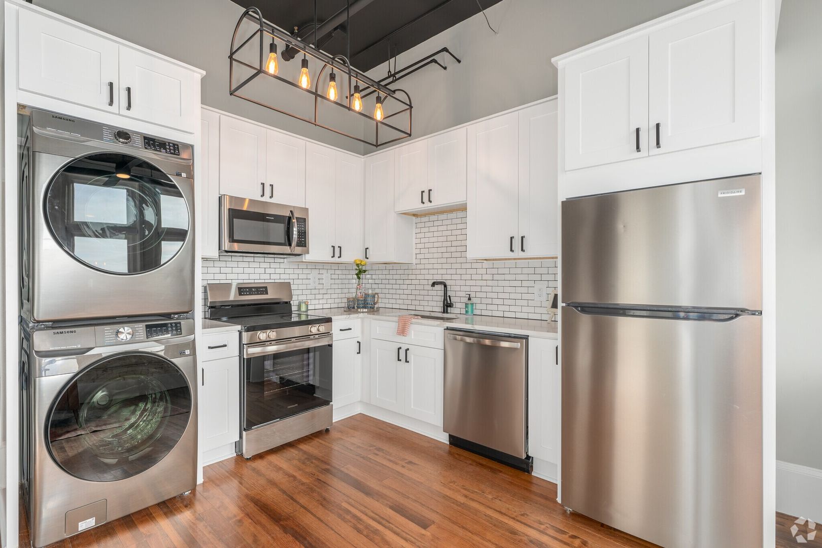 Athens Apartment: 580 E Broad St