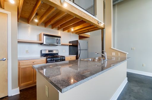 Spacious and Contemporary 1 Bedroom – photo 1