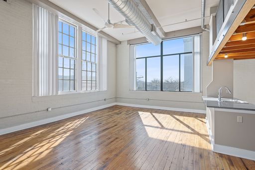 Spacious and Contemporary 1 Bedroom – photo 1