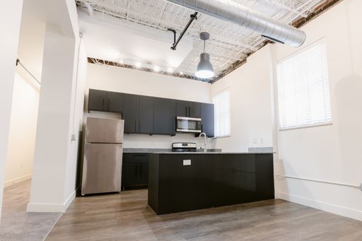 Spacious and Contemporary Designed 1 Bedroom – photo 1