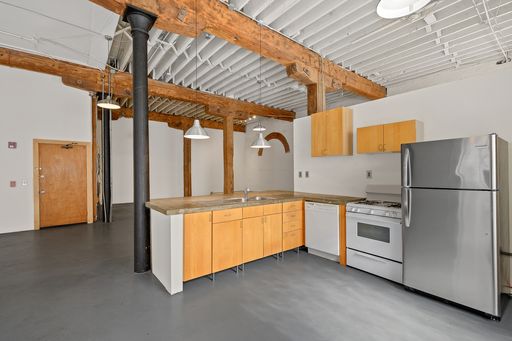 Spacious and Contemporary 1 Bedroom – photo 1