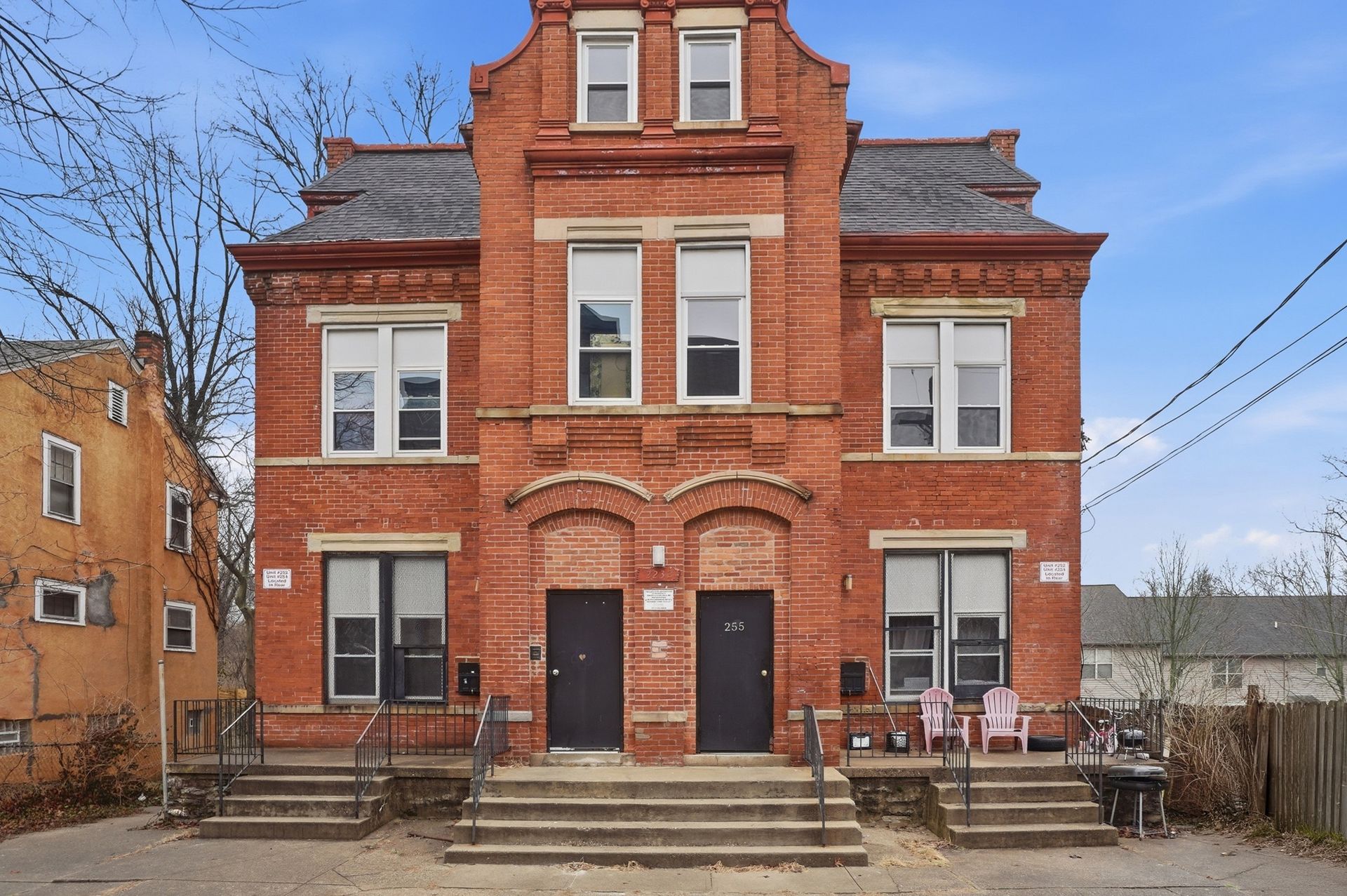 Cincinnati Apartment: 2232 St. James Ave.