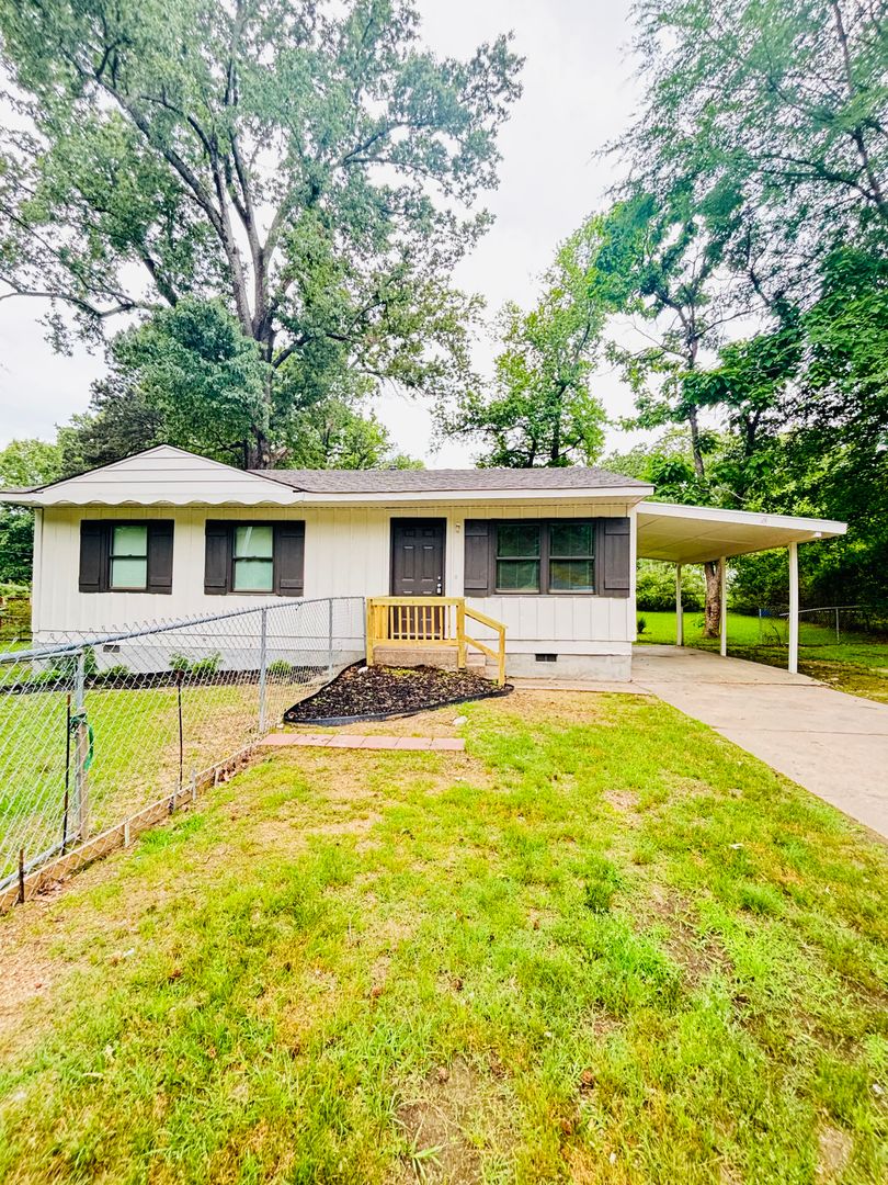 Benton House: 906 Edgehill Drive
