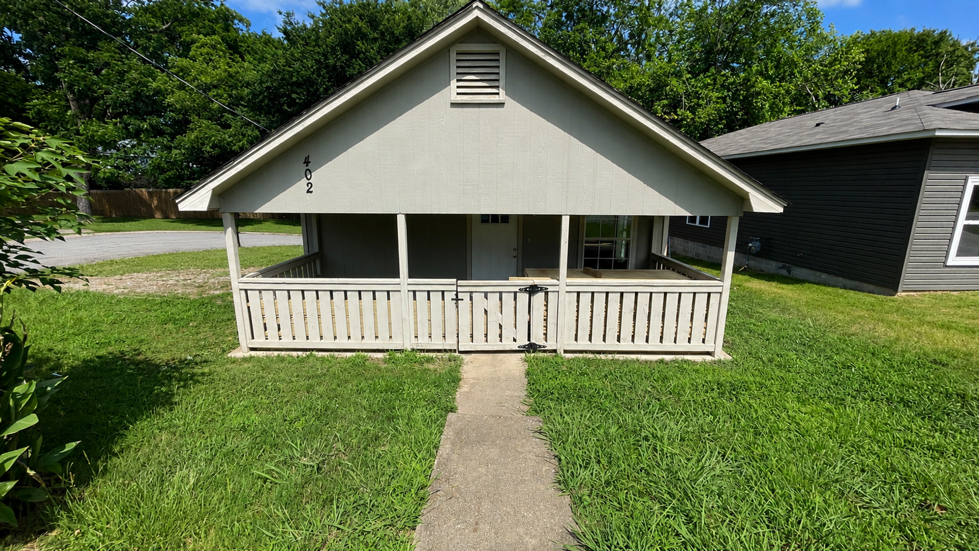 Benton House: 402 S Second Street