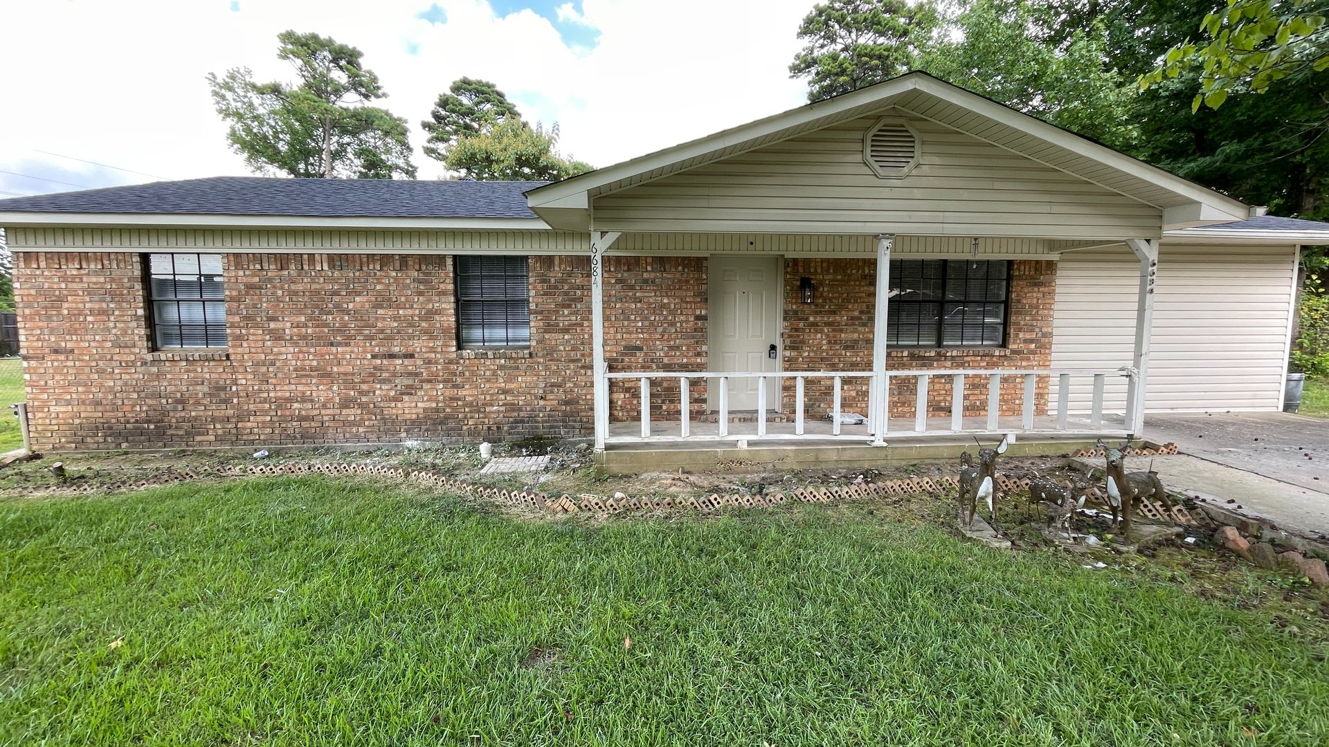 Benton House: 6684 Garvin Dr