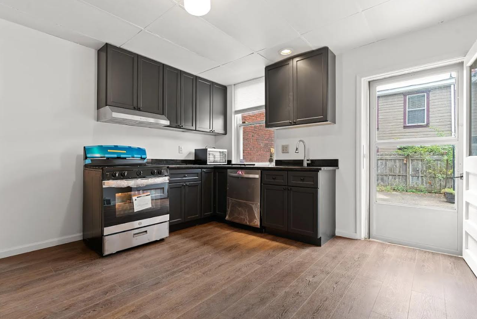 Pittsburgh House: 97 S 11th Street