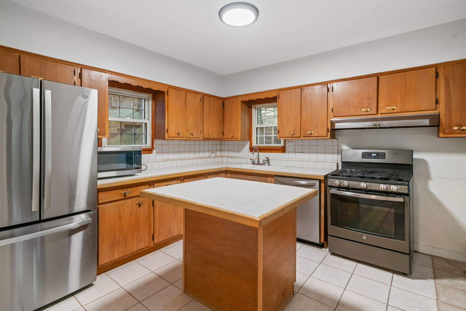 Carnegie House: 415 Bluff Street Extension