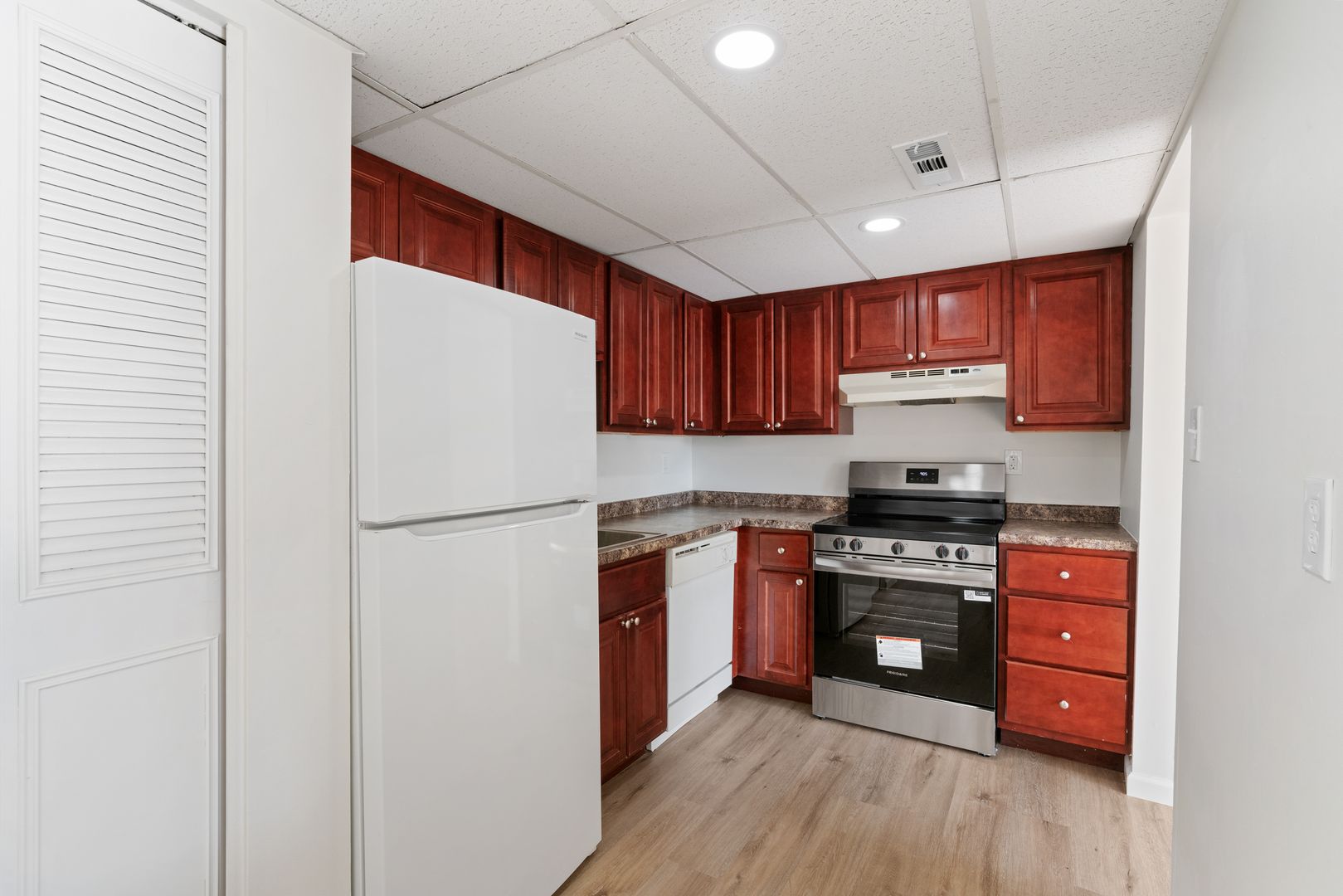 Mckeesport Apartment: 2860 Washington Blvd