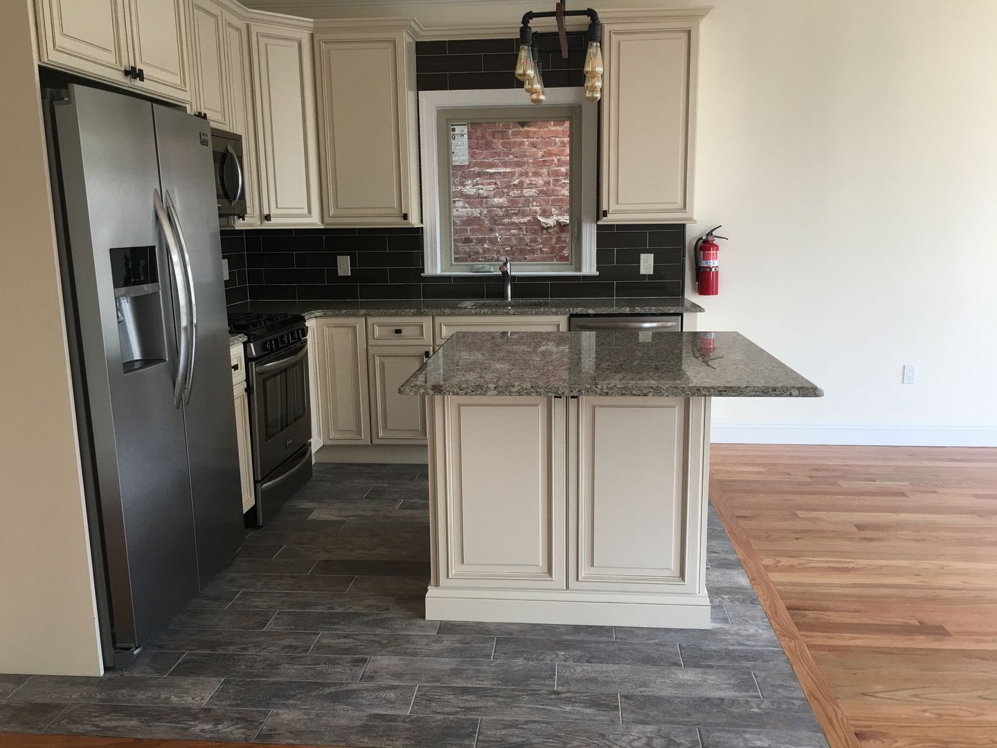 Newark Apartment: 194 PARKHURST ST