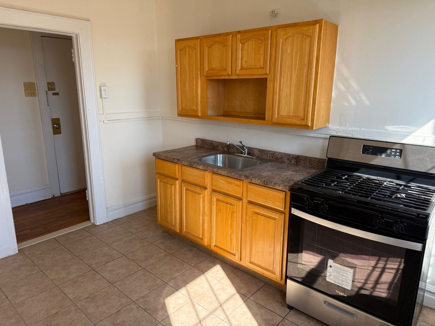 Newark Apartment: 299 SCHLEY ST