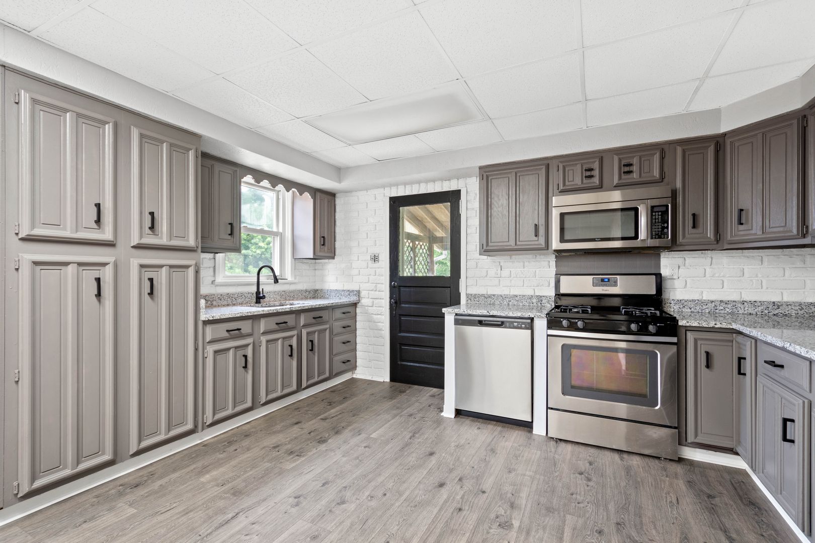 Pittsburgh House: 36 W Meyers Street