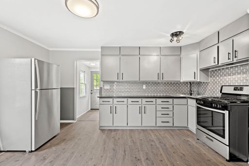2 BEDROOM / 2 BATHROOM BEAUTY IN THE BALDWIN SCHOOL DISTRICT!!! – photo 1