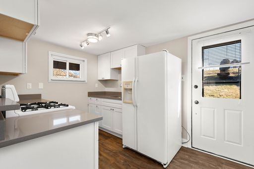 SCORE 50% OFF 1ST MONTH'S RENT IF SIGNED BY SEPTEMBER 4! Beautiful 2 bedroom home in Port Vue available now!