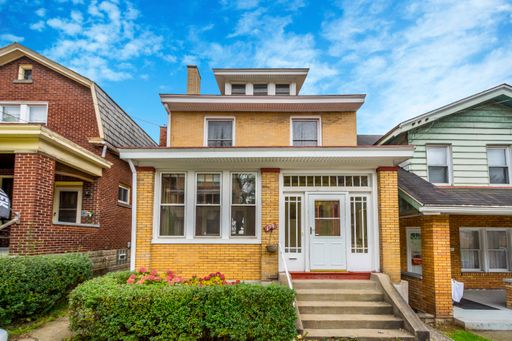 DIAMOND IN THE ROUGH!!! 4 BEDROOM BRICK BEAUTY IN MOUNT OLIVER!!! – photo 1