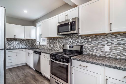 STUNNING 4-BEDROOM BEAUTY IN BOOMING BROOKLINE!!! A MUST-SEE HOME! CALL TODAY! – photo 1