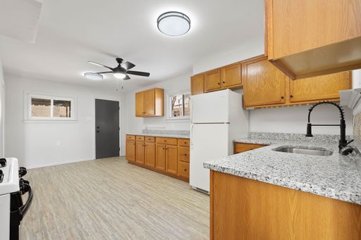 TURN-KEY 2 BEDROOM RANCH AVAILABLE NOW IN STOWE TWP.! FEATURING CENTRAL A/C & UPDATED KITCHEN!