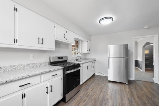 GORGEOUS 3 BEDROOM IN WHITE OAK FRESH OUT OF RENOVATION! FEATURING ATTACHED GARAGE! SECTION 8 WELCOME!