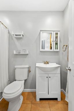 RARE GEM IN PRIMETIME LOCATION!!! GORGEOUS ONE BEDROOM HOUSE IN MOUNT WASHINGTON!!! – photo 1