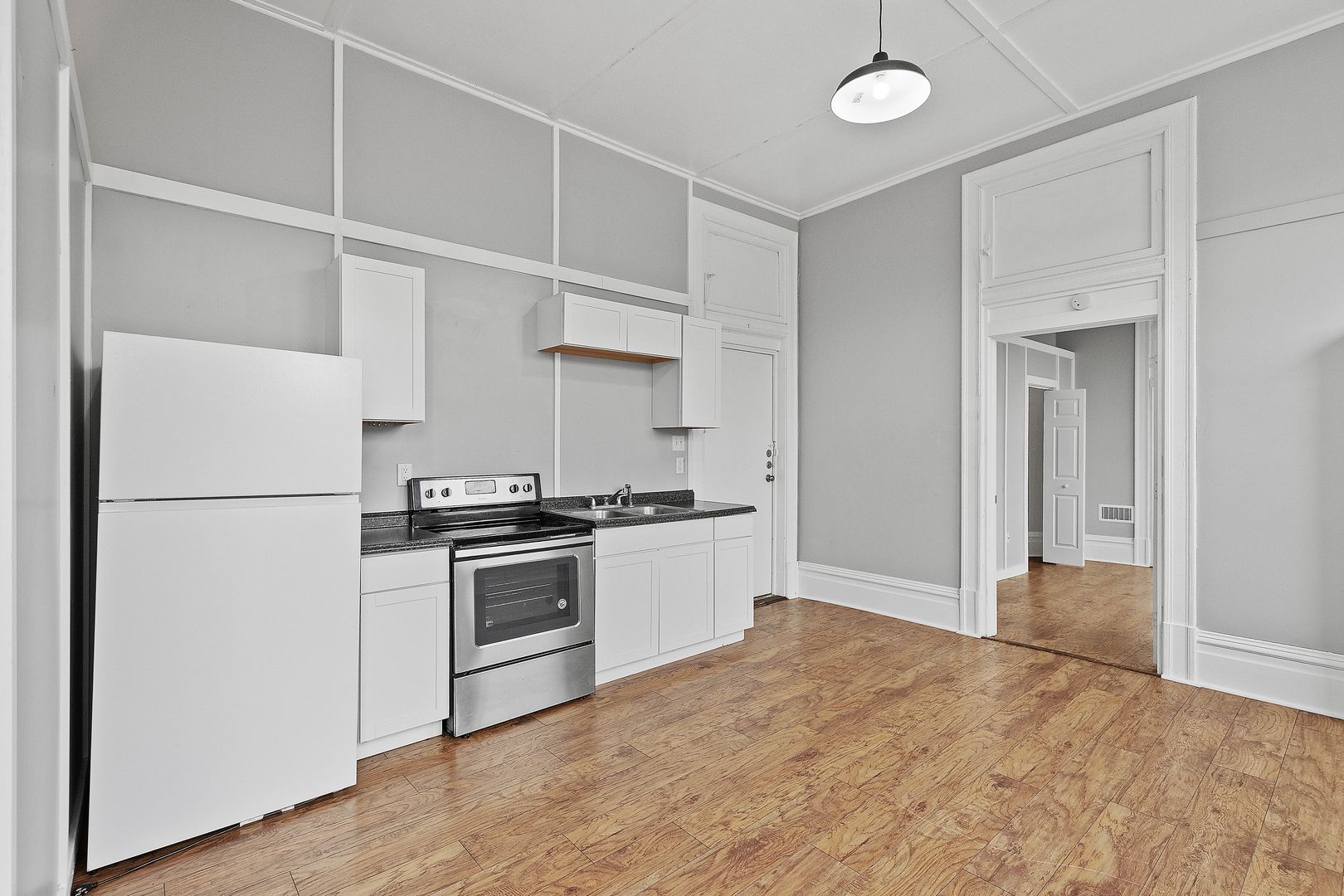 Canonsburg Apartment: 6 E Pike Street