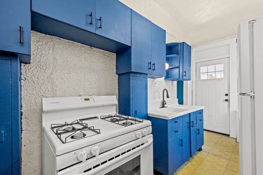 SPACIOUS 3 BEDROOM IN ARLINGTON!!! GREAT LOCATION! – photo 1