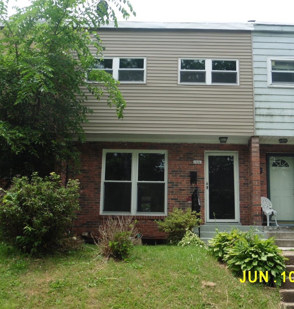 HARRISBURG House: 1526 S 13th St