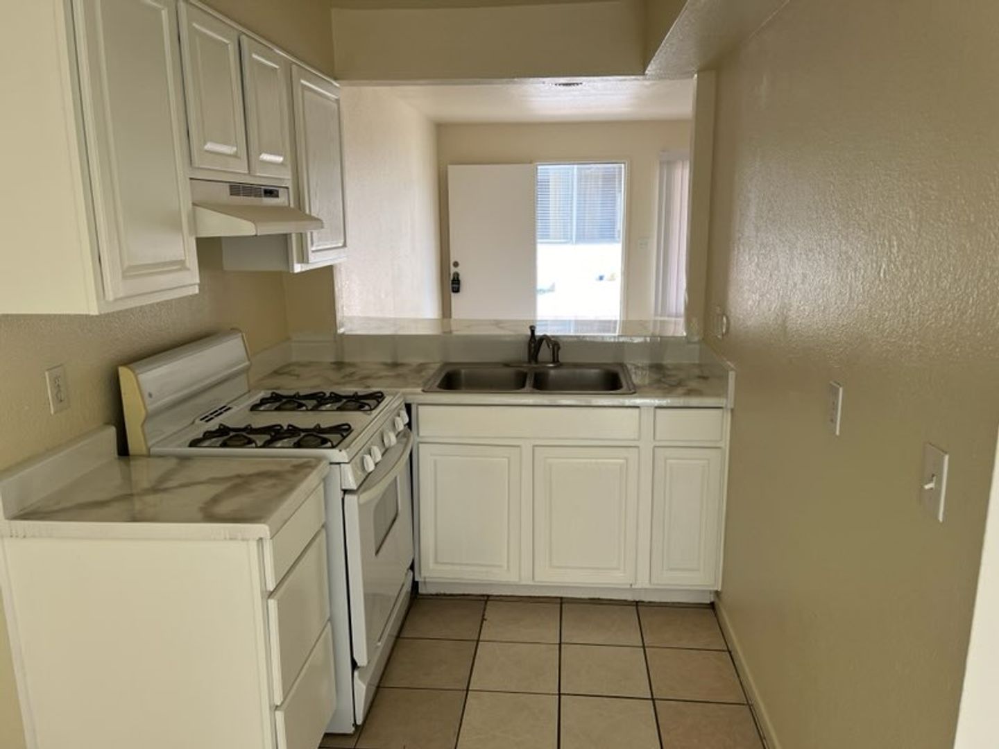 Spring Valley Apartment: 9146-9160 Kenwood Drive
