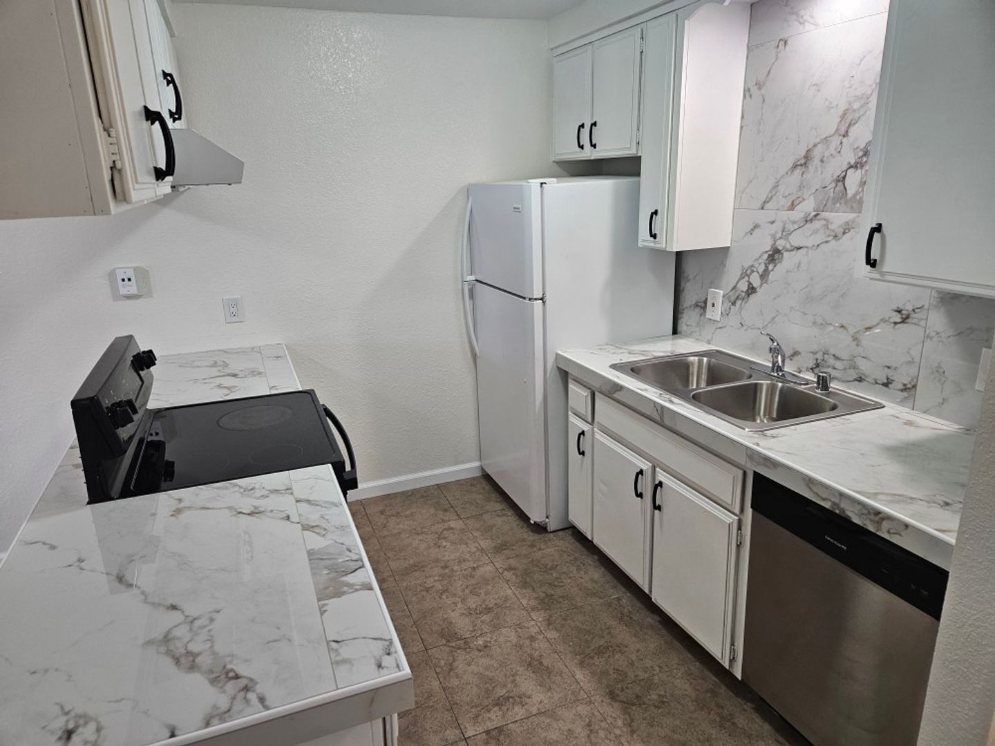 Spring Valley Apartment: 9721 Dale Ave