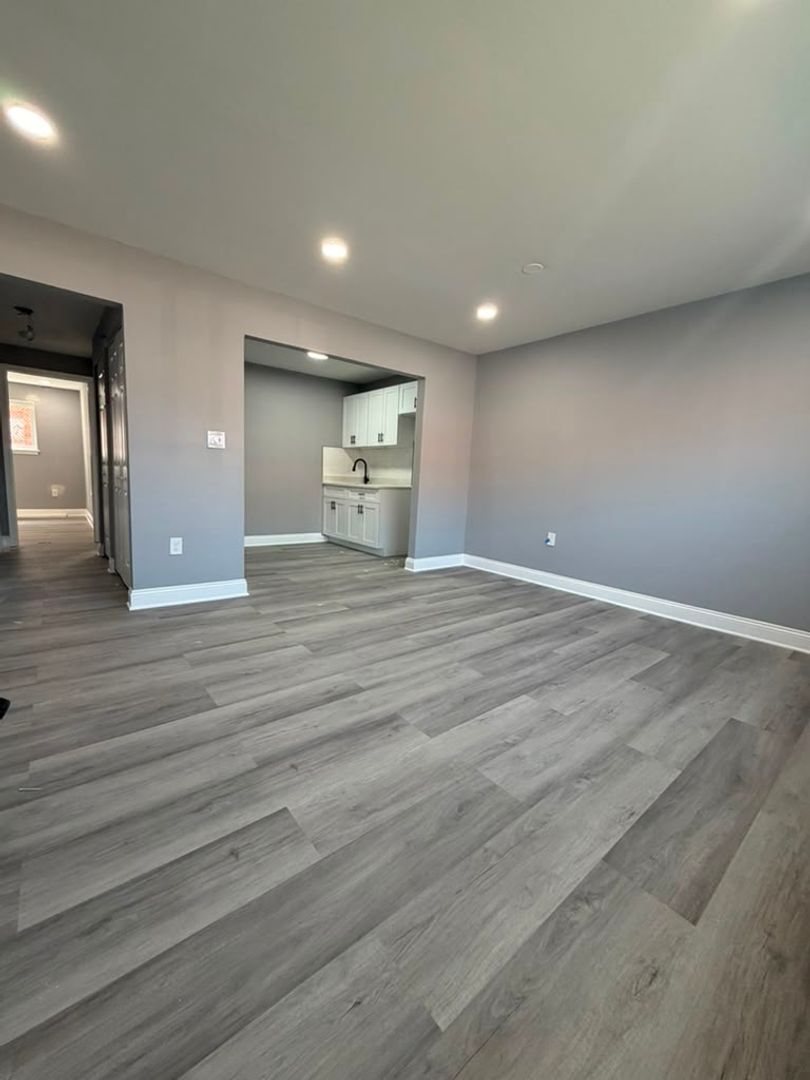 Lane Apartments 3 of 8