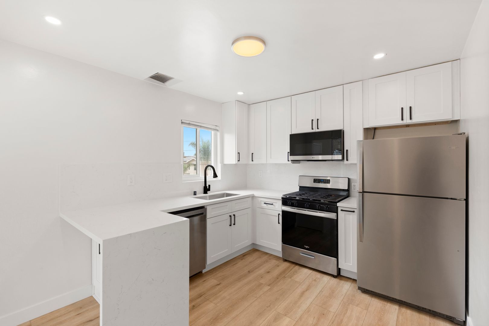 Imperial Beach Apartment: 228-230 Elm Ave