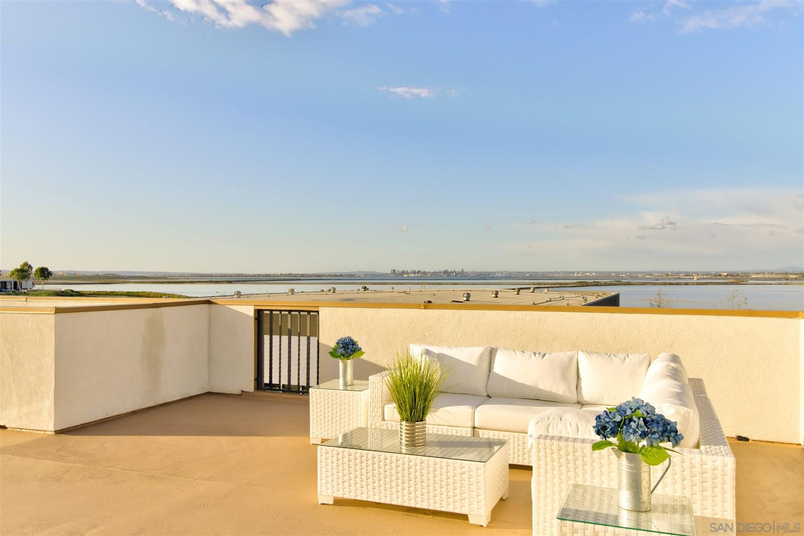 Imperial Beach House: 1255 Cypress St