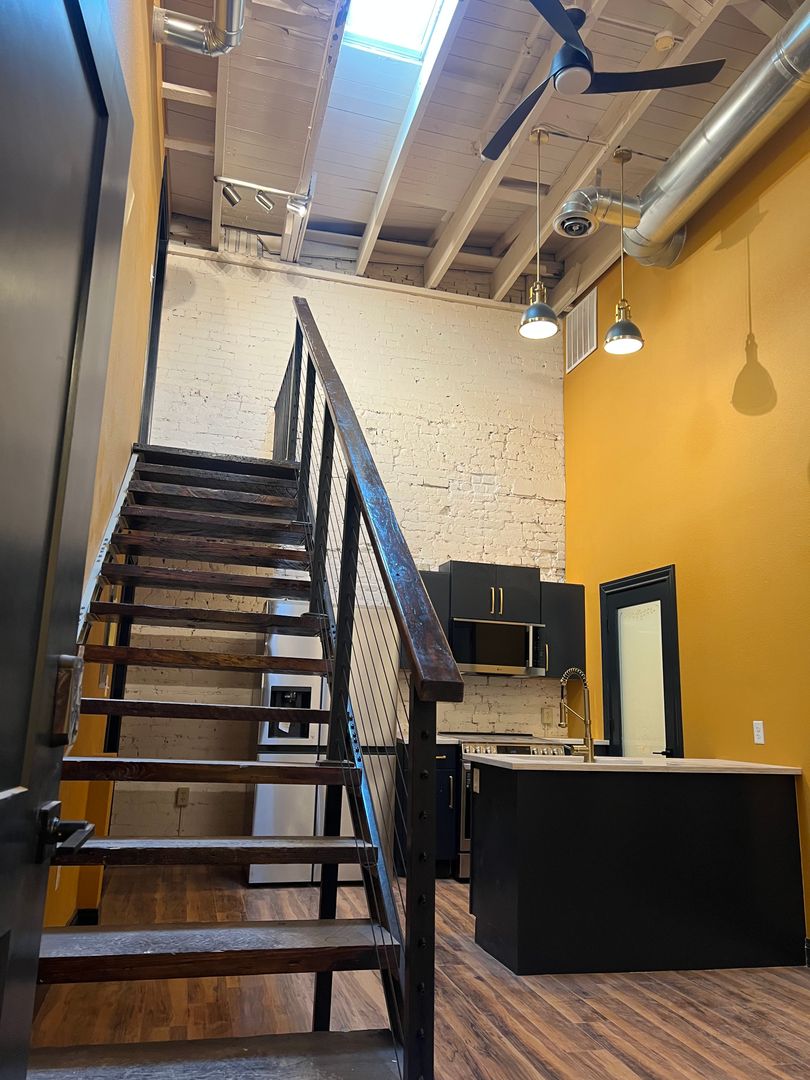 Texarkana Apartment: 204 East Broad