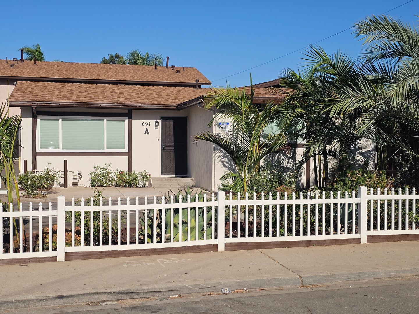 El Cajon Townhome: 691 Graves Ave