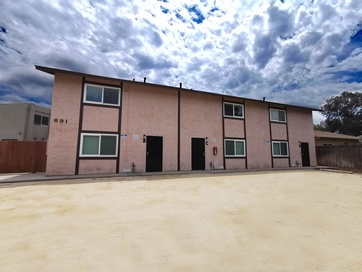 EL CAJON Townhome: 691 Graves Ave