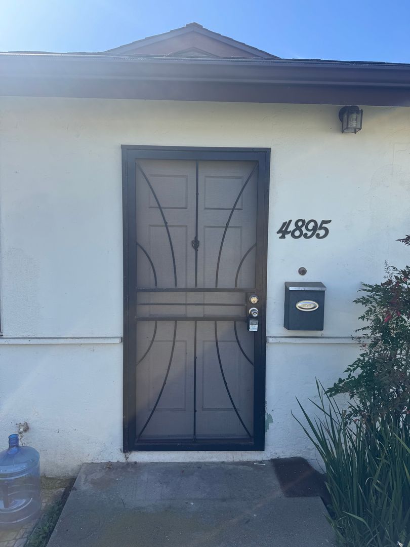 SAN DIEGO Apartment: 4893 Coconino Way