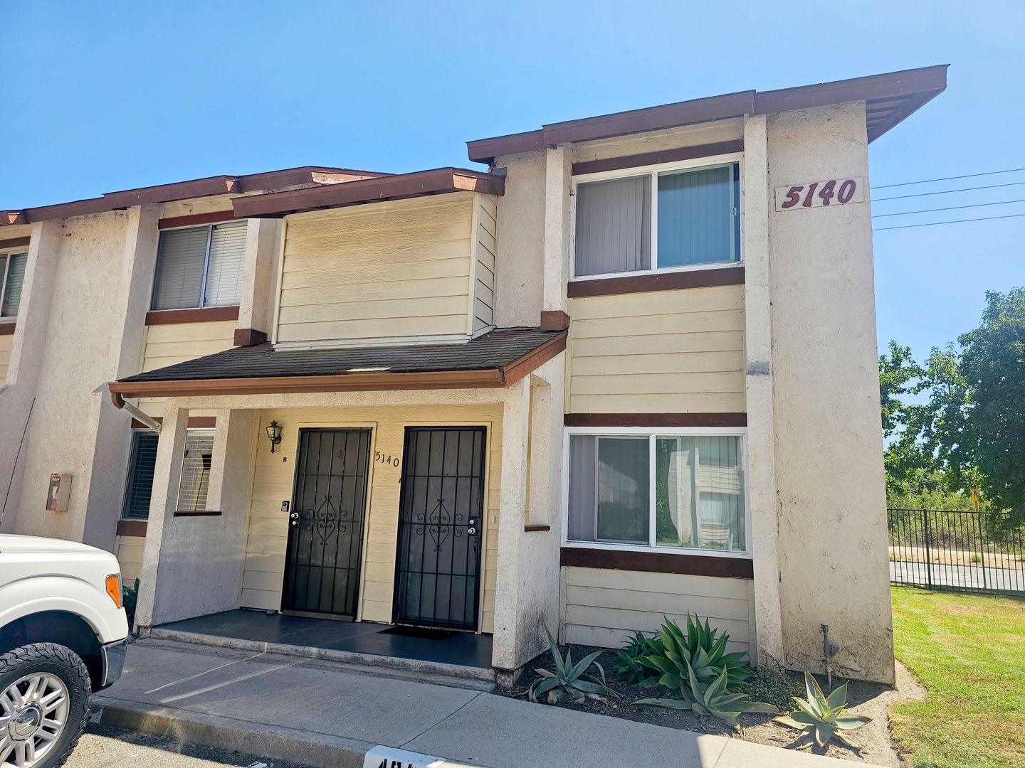 Oceanside Townhome: 5140 N River Rd UNIT B