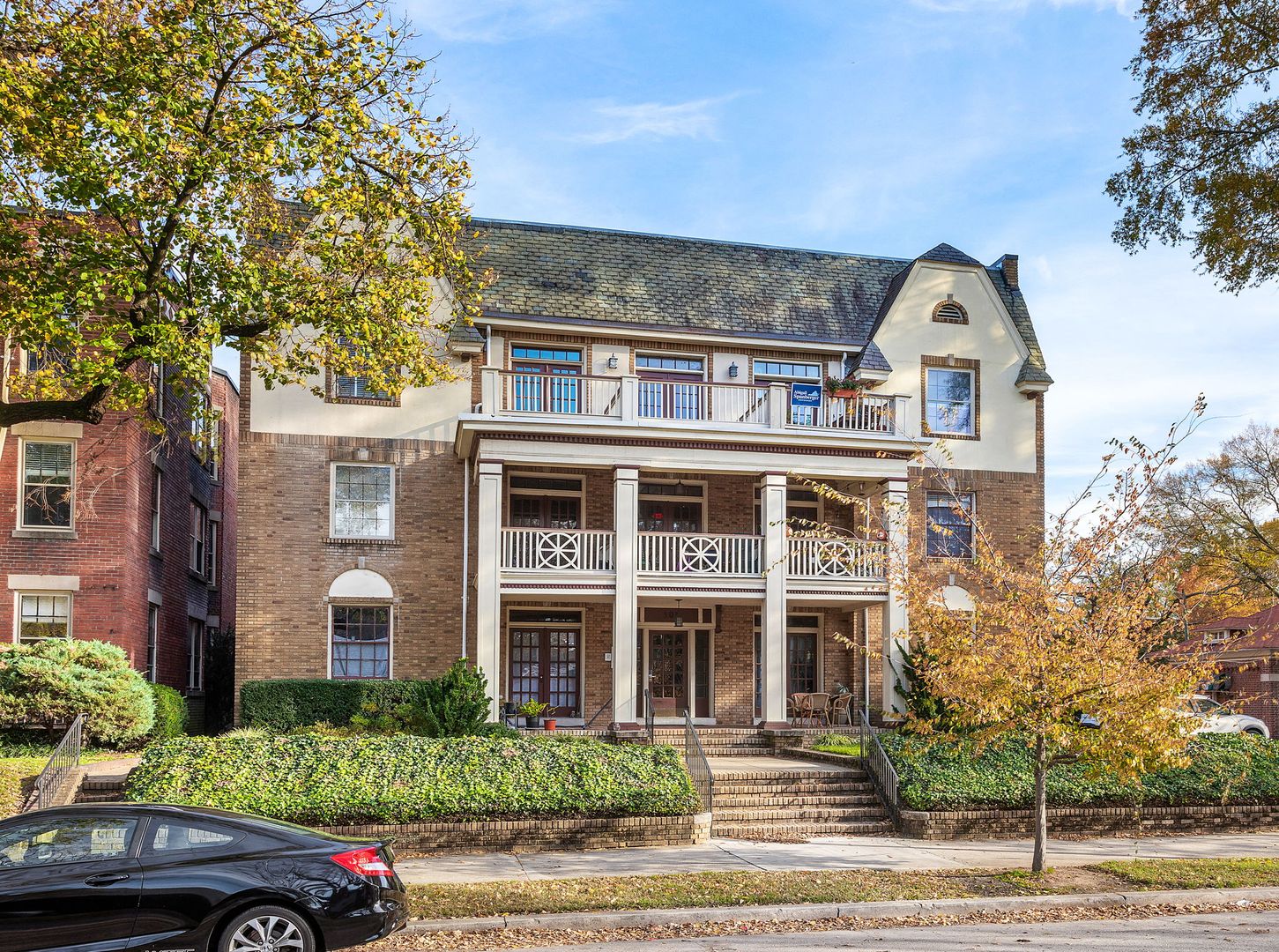 Richmond Condo: 303 S. Arthur Ashe Blvd.  Unit 9