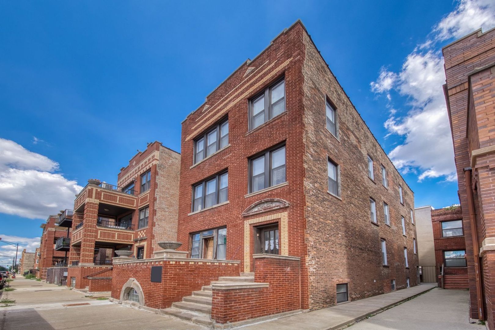 Chicago Apartment: 2316 W Augusta