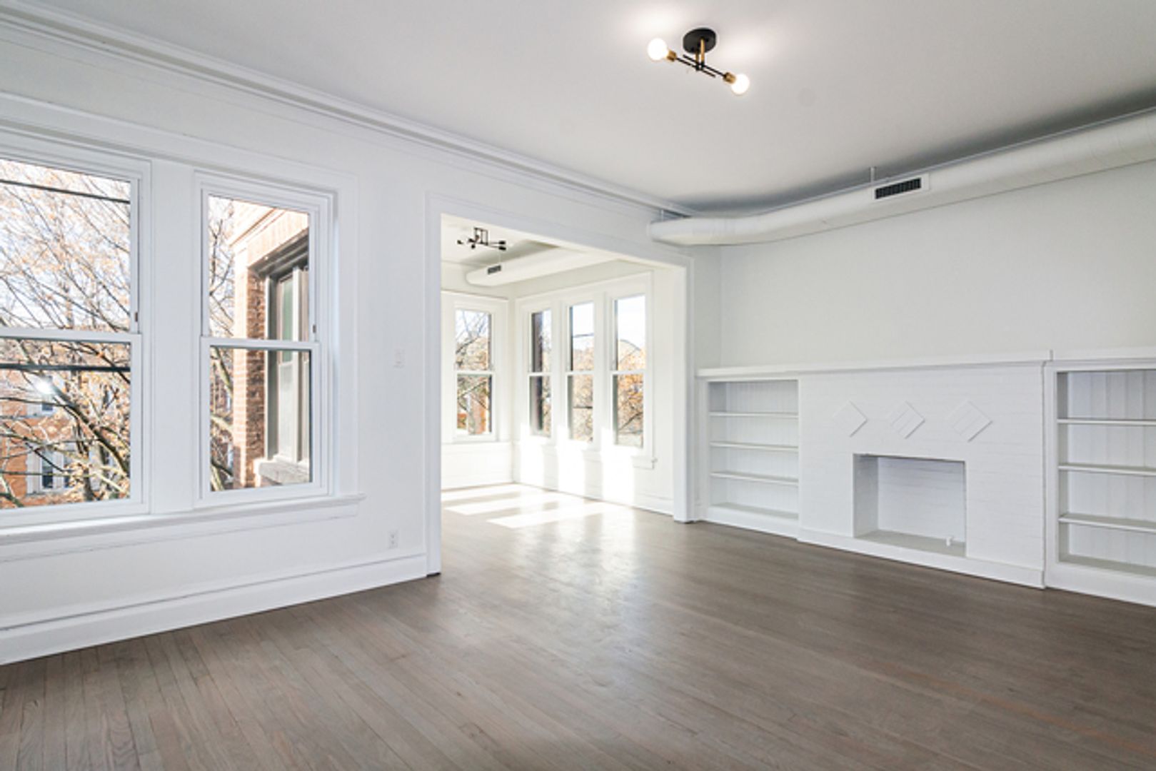 Chicago Apartment: 6341 N Wayne