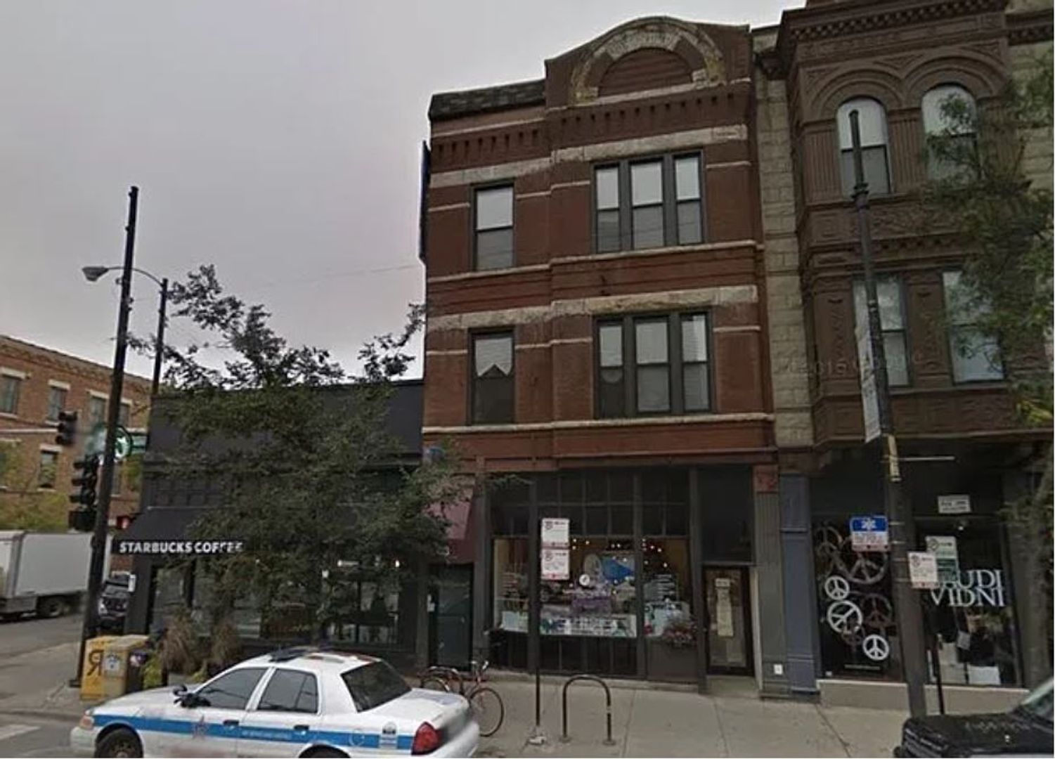 Chicago Apartment: 1003 W Armitage Ave