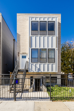 Beautiful 3b/2b Apartment in Humboldt Park – photo 1