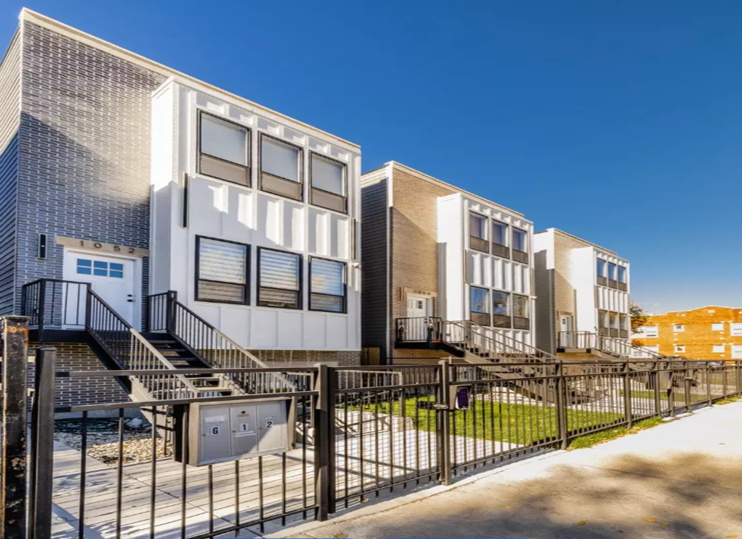 Chicago Apartment: 1056 N Central Park Ave