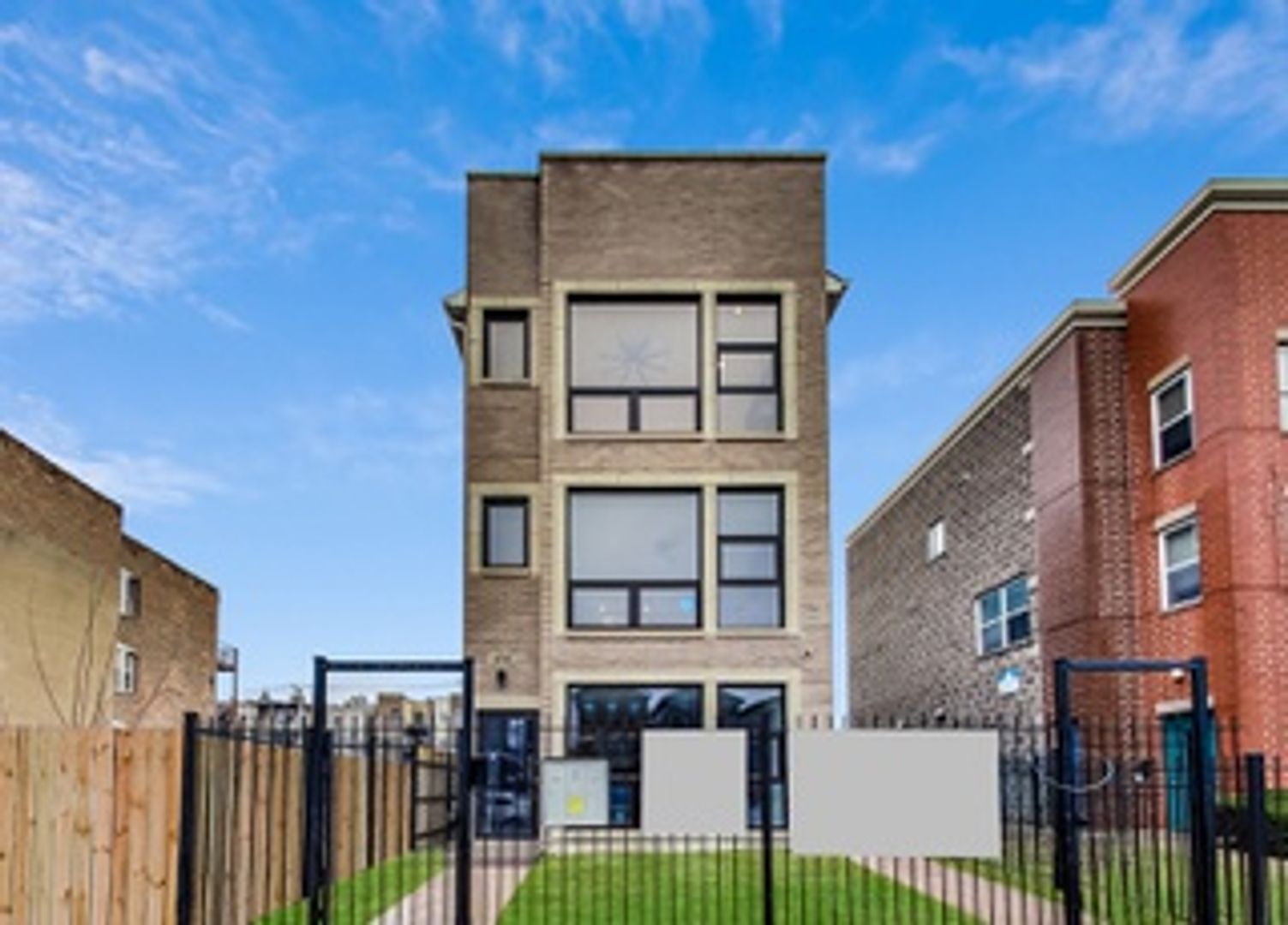 Chicago Apartment: 4745 S Indiana Ave  - 4745 S Indiana Ave #1