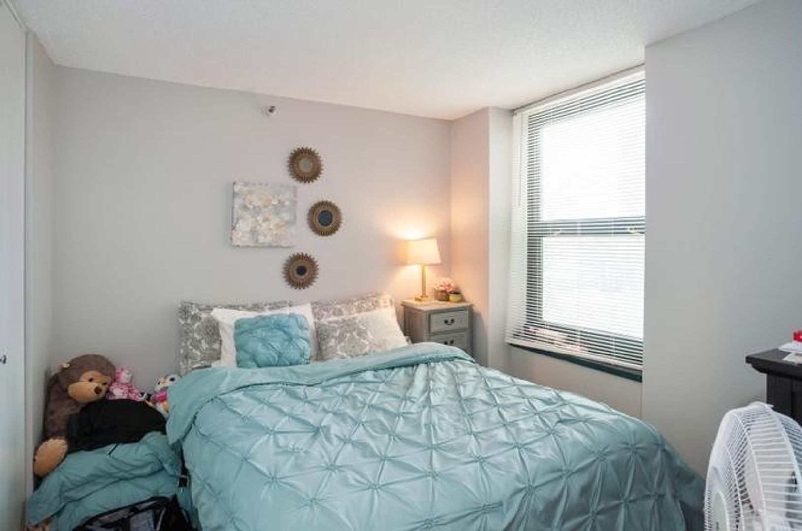 Chicago House: 3660 N Lake Shore Dr  #1206