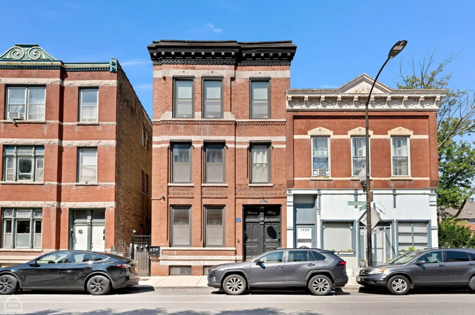 Chicago Apartment: 1930 N Damen